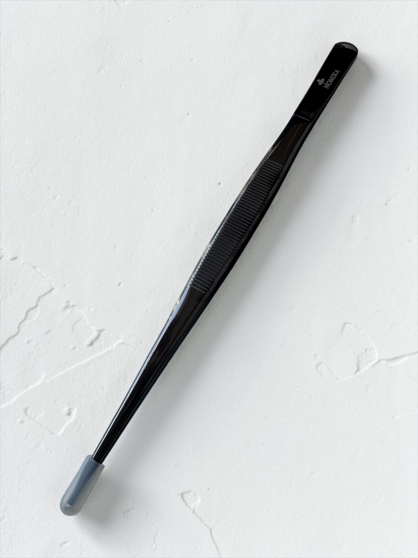 Nomika Düz Şef Cımbız – 21 cm / Gümüş/Siyah